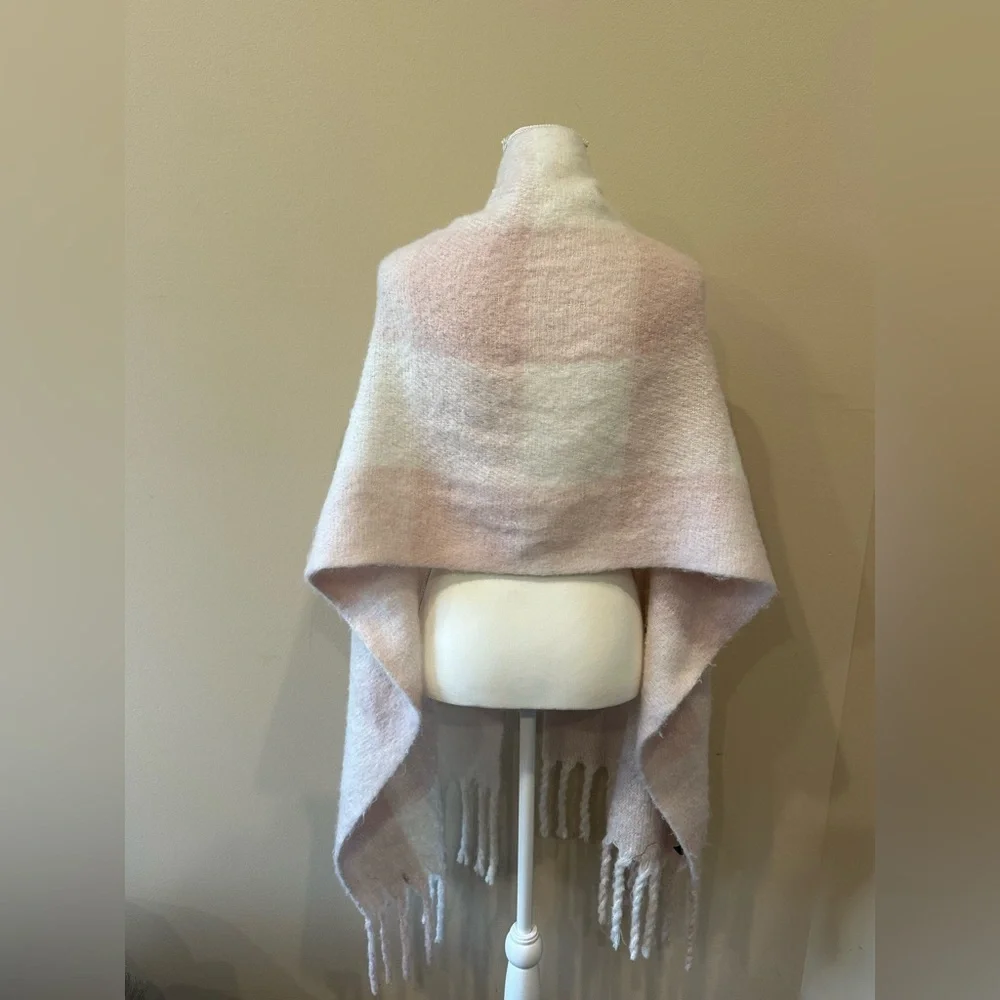 Steve Madden Blush Plaid Fringe Scarf Wrap Soft Cozy Winter Blanket Scarf